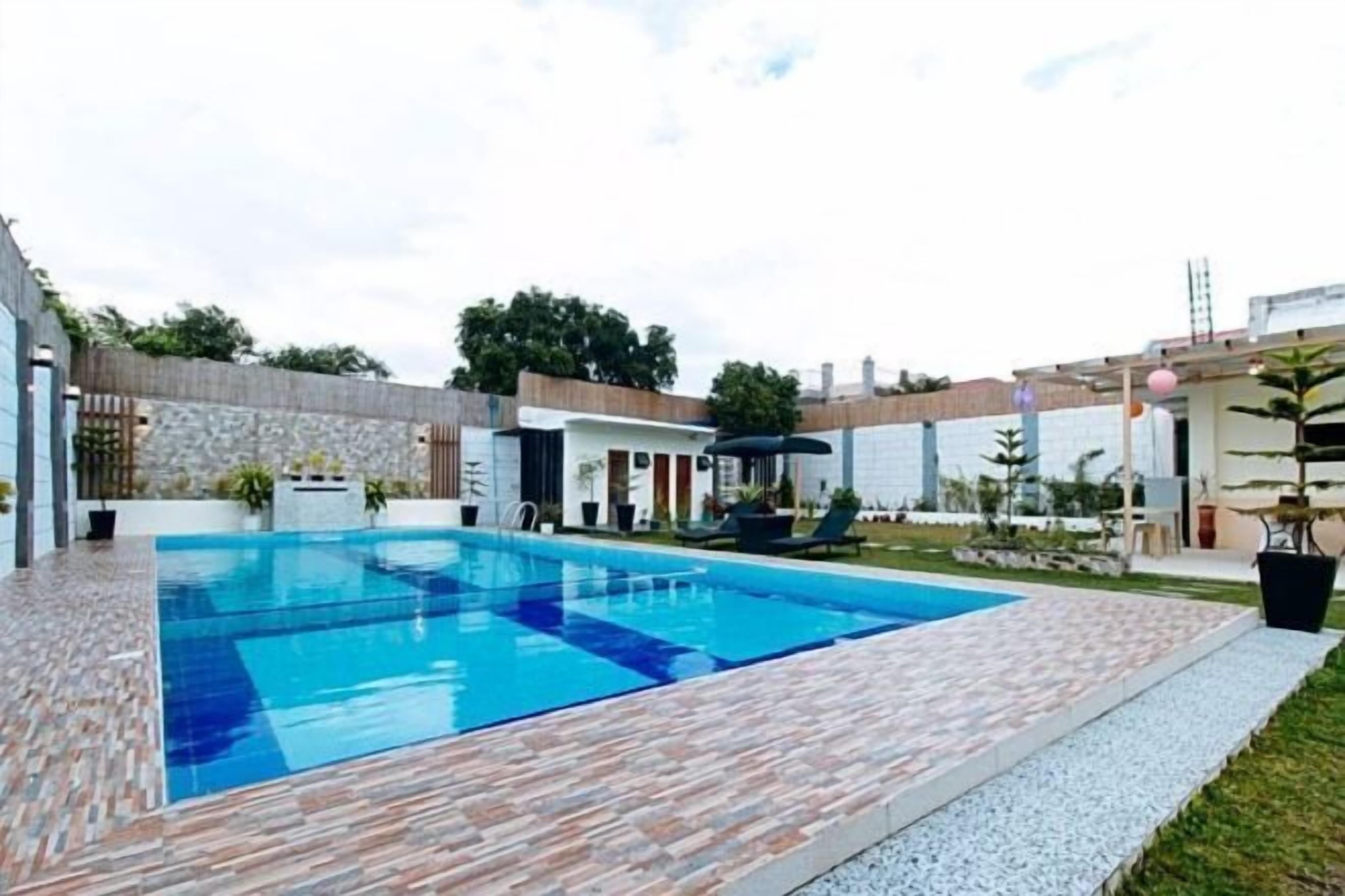 Kolam renang outdoor