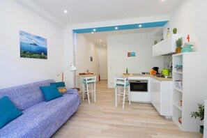 智能電視、書籍