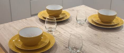 Four Ă micro-ondes, un four, surface de cuisson, lave-vaisselle