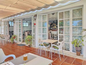 Dining - Dona Carlota Living (Torremolinos)