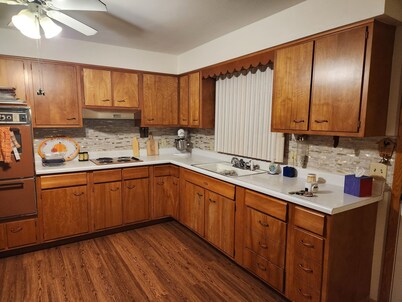 3 BR house in Punxsutawney. 1 mile from Gobblers knob,one mile from downtown