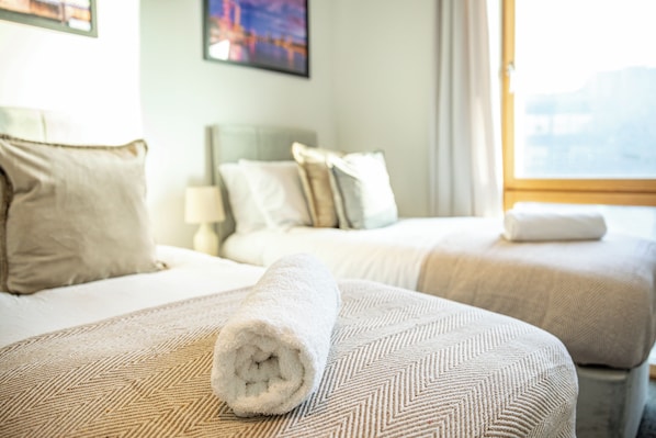 舒適公寓 | 2 間臥室、書桌、筆電工作空間、熨斗/熨衣板