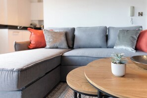 舒適公寓 | 起居區 | 40-吋 LCD 液晶電視，提供有線頻道