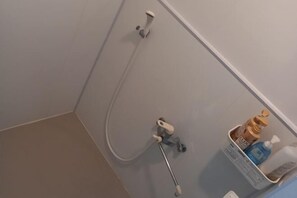 Soundproofing - Lucky House Guest House (Osaka)