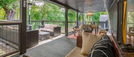 تناول الطعام بالخارج