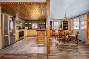 雪櫃、微波爐、焗爐、爐具