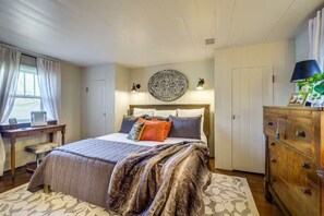 3 bedrooms, desk, iron/ironing board, free WiFi