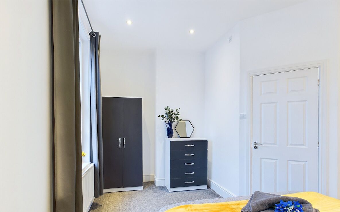 2 bedrooms, desk, iron/ironing board, free WiFi