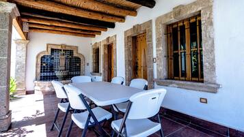 Casa Elite, vista al jardín | Terraza o patio