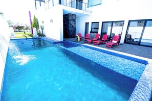 Seasonal outdoor pool