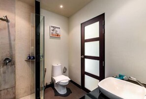 Bathroom - Emerald Pool Villa in Rawai (Phuket)