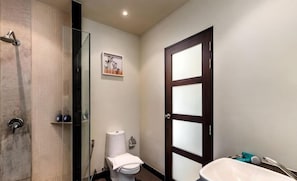 Bathroom - Emerald Pool Villa in Rawai (Phuket)