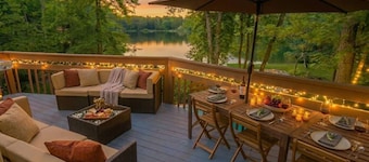 Lakefront Chalet with Private Pool, Hot Tub, Sauna