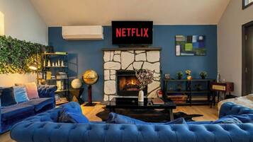 Télévision, table de tennis de table