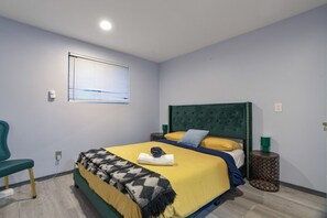 4 slaapkamers, een bureau, gratis wifi, beddengoed