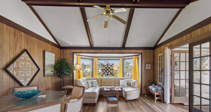 QuinnaKeeters' Beach Bungalow, a spacious 3-bedroom retreat in Avon, NC.