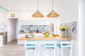 Fridge, microwave, oven, stovetop - Marescala vacation-Casa Vesuvia cozy apartment few minutes walk from town center (Sorrento)