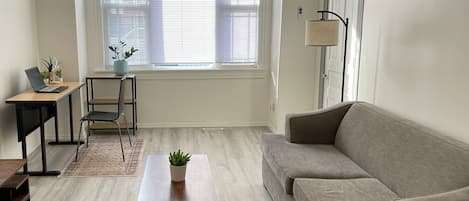 Smart-TV, bøker og PC-skjermer