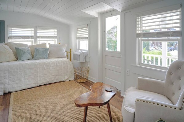 3 habitaciones, tabla de planchar con plancha, wifi y ropa de cama