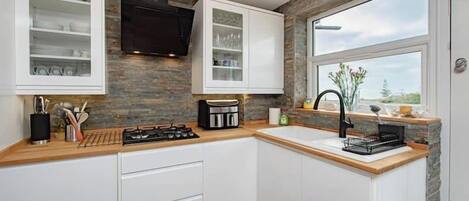 Refrigerador, horno, placa de cocina, lavavajillas