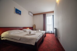 1 bedroom, iron/ironing board, Internet, bed sheets