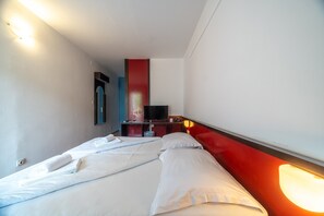 1 slaapkamer, een strijkplank/strijkijzer, internet, beddengoed