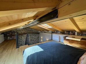 1 habitación, tabla de planchar con plancha y acceso a internet 