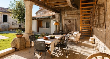 Vila Kobdilj 1835 – Kajža Apartment | Cozy Retreat with Terrace