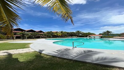 3 habitaciones, WIFI, Terraza, playa privada, A/C, pet friendly, Coronado