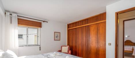 2 habitaciones, tabla de planchar con plancha y wifi gratis