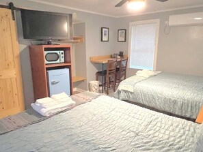 1 Schlafzimmer, Schreibtisch, WLAN, Bettwäsche