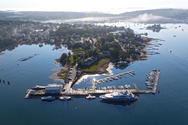Close to Downtown Boothbay Harbor