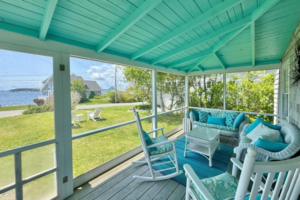 Screened-in Porch
