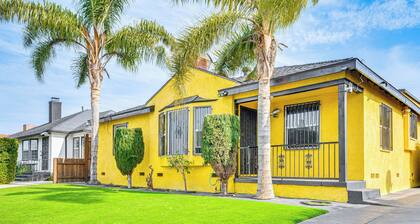 8 Mi to Dtwn LA: Apt w/ Shared Patio!