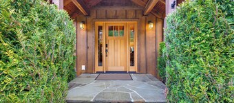 Gorgeous Home w/ Mt Rainier Views: 4 Mi to Poulsbo
