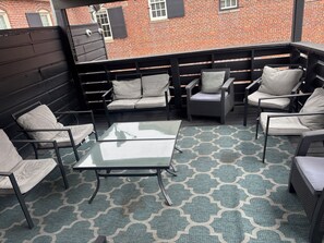 Property grounds - Spacious condo in the heart of nightlife district (Charleston)