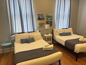 2 chambres, fer et planche Ă repasser, Wi-Fi, draps fournis