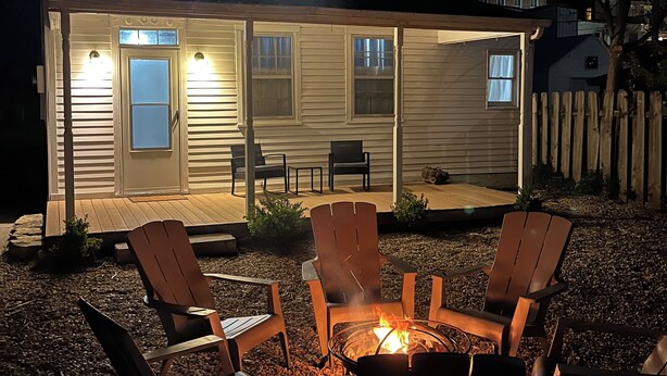 Terrace/patio - Hanna's Cottage in the Downtown Historic District of Hermann, Missouri (Hermann)