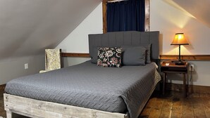 Room - Hanna's Cottage in the Downtown Historic District of Hermann, Missouri (Hermann)