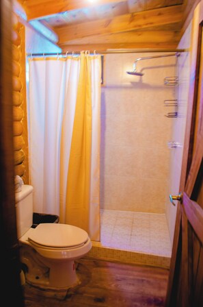 Shower, hair dryer, toilet paper - Cabañas Mirasierra (Arteaga)