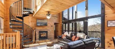 Smart TV, fireplace