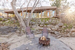 Property grounds - River Spirit- Arquitectural wonder of the Sequoias (Three Rivers)