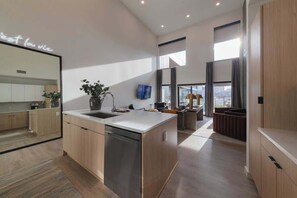 Interior - Pie Town Penthouse | Iconic Views Near Broadway (Nashville)