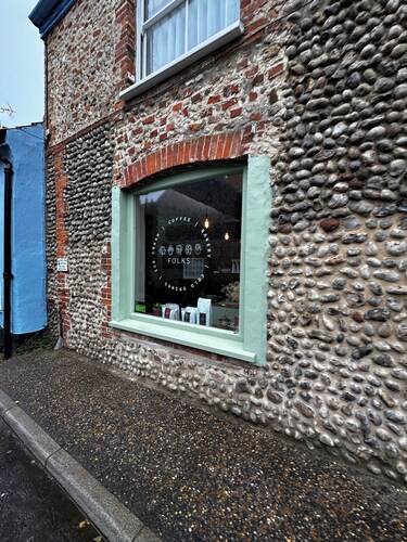  Pimpernel Cottage,Bijou Coastal retreat in Blakeney,courtyard,pub, sleeps 3.🌟