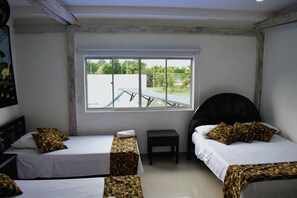 9 habitaciones, espacio para trabajar con laptop y wifi gratis 