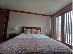 2 chambres, fer et planche à repasser, Wi-Fi gratuit, draps fournis