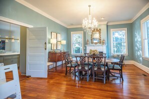 تناول الطعام