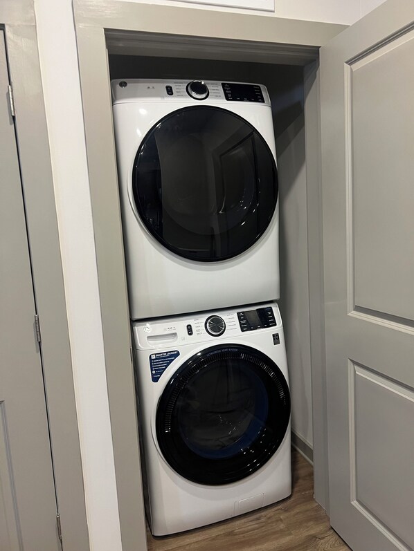 Interior - Cozy 2-bedroom apartment in amazing Atlanta with fitness room, WiFi (Atlanta)