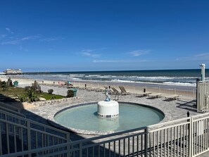 Pool - Beachfront Studio in Daytona! Sea Turtle-118 (Daytona Beach)