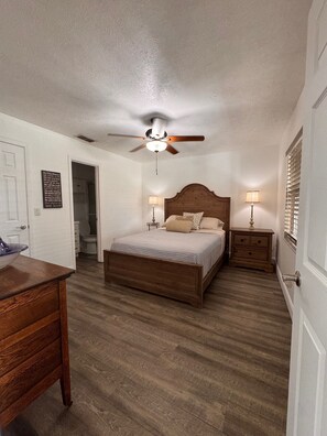 2 makuuhuonetta, Wi-Fi, vuodevaatteet